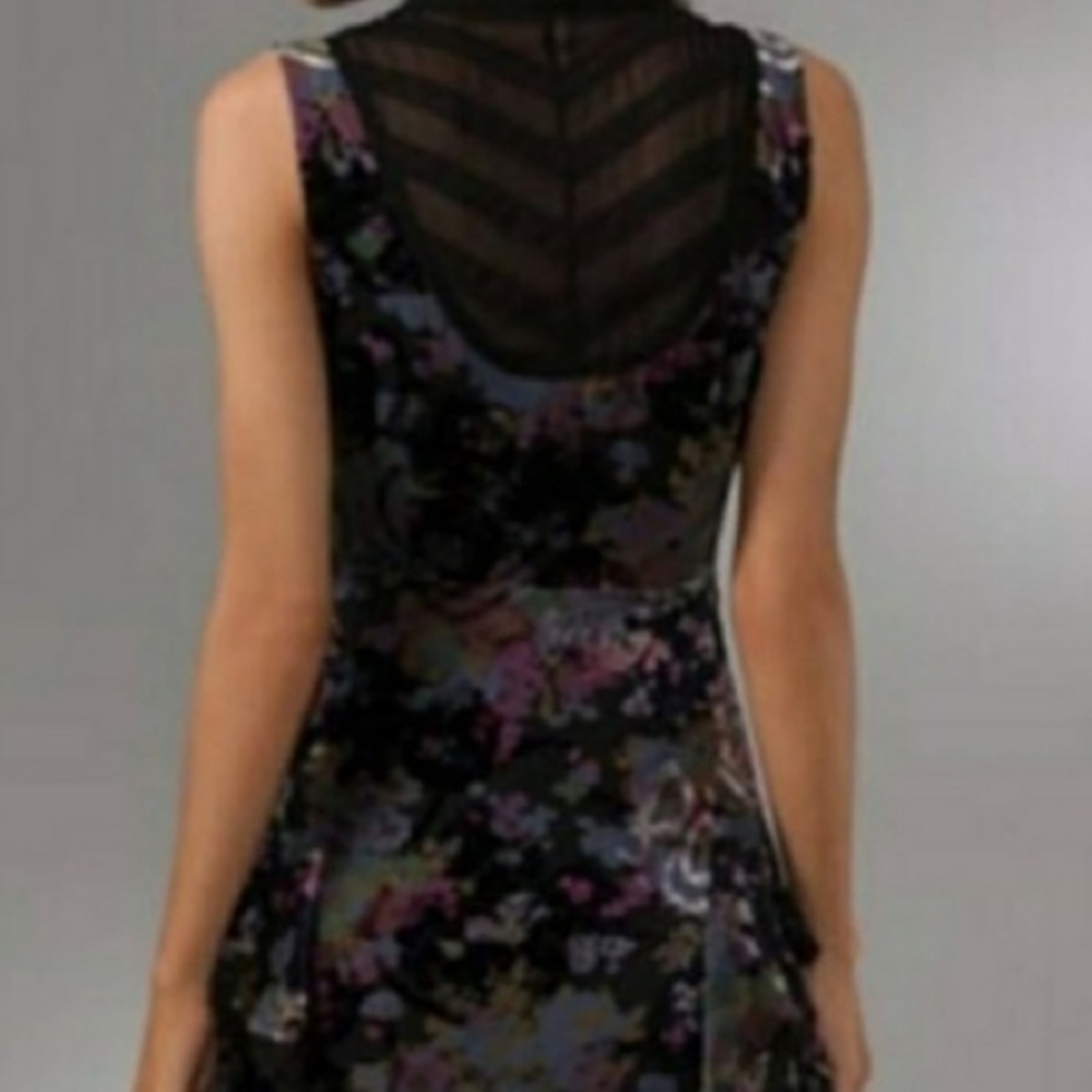 Free People brand Beautiful rayon & silk  , sleeveless floral print - Picture 9 of 10